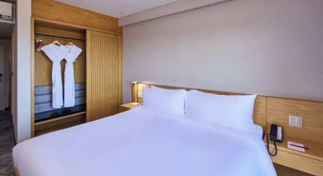 Двухместный номер Standard ANA Crowne Plaza Resort Okinawa Uruma Hills By IHG