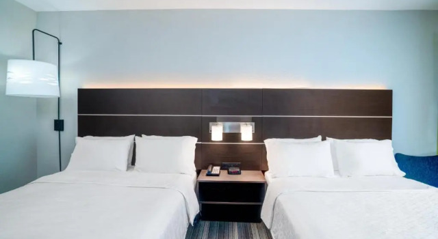 Четырёхместный номер Standard Holiday Inn Express Hotel Winona North by IHG
