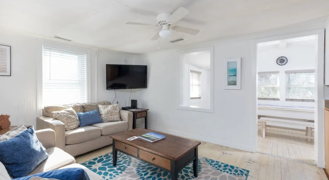 Ahh Folly Beach Vacation Rental - the edge of America! home, Забронировать Дом для отпуска Коттеджи Южной Каролины, Коттедж