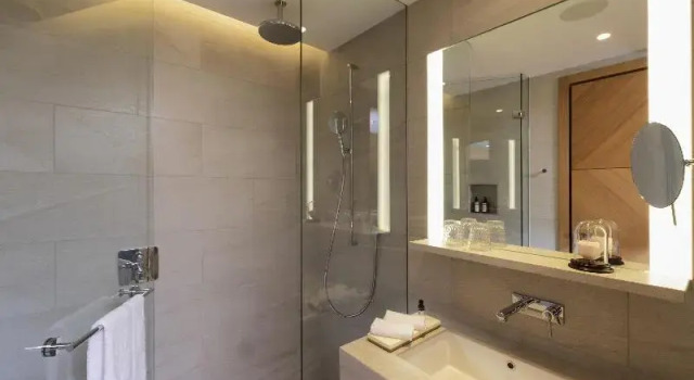 Четырёхместный номер Deluxe Mövenpick Hotel Basel