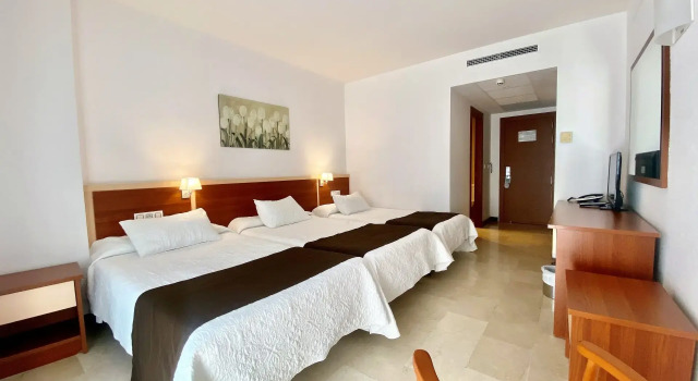 Трёхместный номер Standard Hotel Sun Palace Albir & Spa