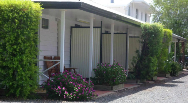Warrego Hotel Motel Cunnamulla, Book Motel Cunnamulla Outback Queensland