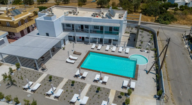 Апартаменты Kellys Luxury Apartments