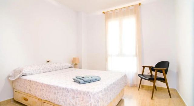 Apartamento de 4 dormitorios a tan sólo 2,5 km de la Playa San Juan