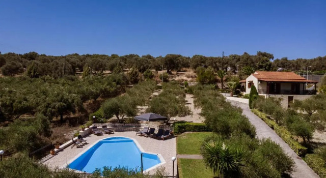 Вилла с 2 комнатами Lefkothea Villas with Large Pool, BBQ & Playground