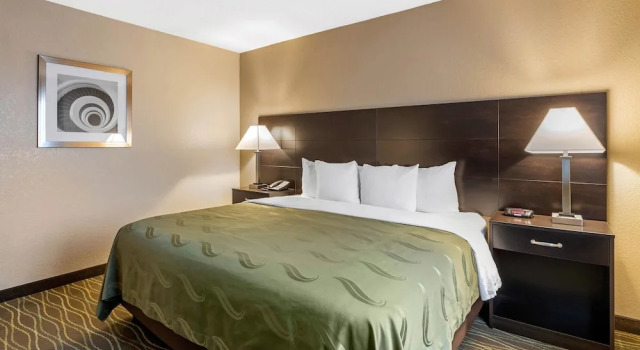 Люкс Quality Inn & Suites Des Moines - Merle Hay Road