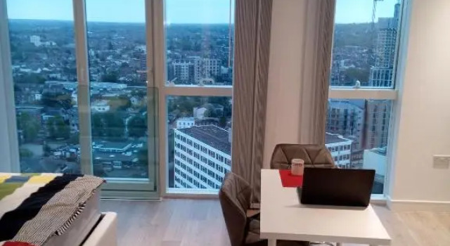 23 Floor Studio for Work 1gb Wifi (Adults Only)
