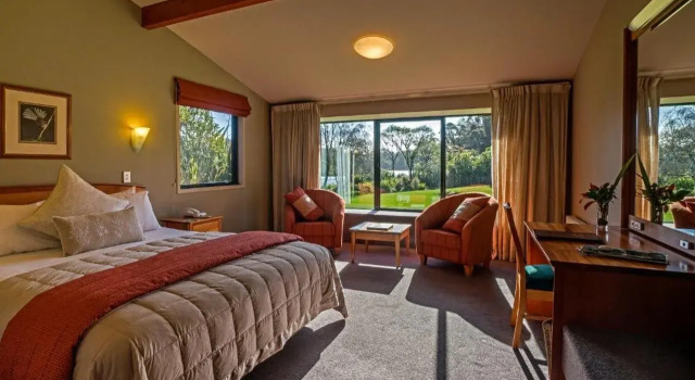 Wilderness Lodge Lake Moeraki