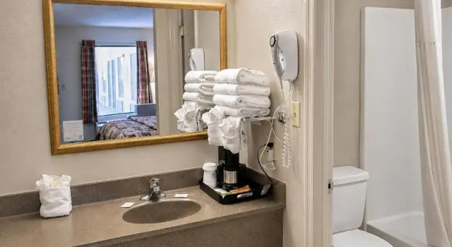 Четырёхместный номер Standard Days Inn by Wyndham Apple Valley Pigeon Forge/Sevierville
