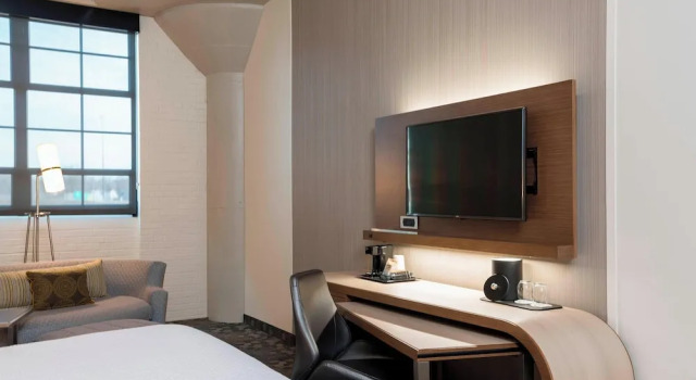 Люкс Courtyard by Marriott Waterloo Cedar Falls