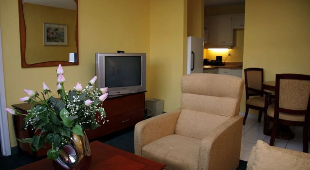 Holiday Park Hotels & Suites, Buchen Sie Hotel Deerfield Beach Florida