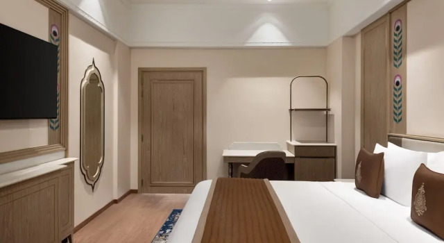 Люкс Wyndham Grand Udaipur Palace Pure Vegetarian Hotel