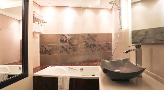 Полулюкс Luxor Hotel