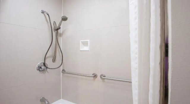 Четырёхместный полулюкс Travelodge Inn & Suites by Wyndham Anaheim on Disneyland Dr