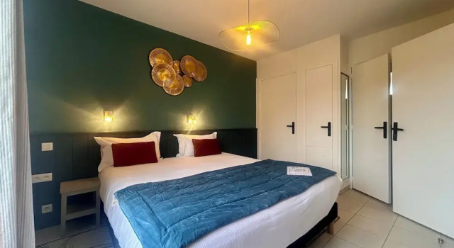 Двухместный номер Comfort с балконом BRIT HOTEL CONFORT Lannion vers Perros-Guirec