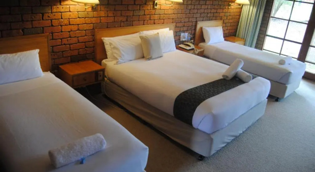 Четырёхместный номер Standard Grange Burn Motel