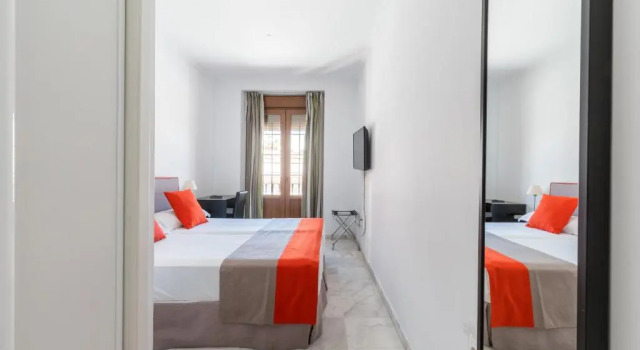 Четырёхместный номер Standard Cool Sevilla Hotel