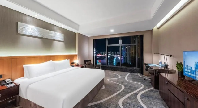Двухместный номер Deluxe с видом на реку 重庆解放碑翰文大酒店 Chongqing Jiefangbei C Plaza Hotel