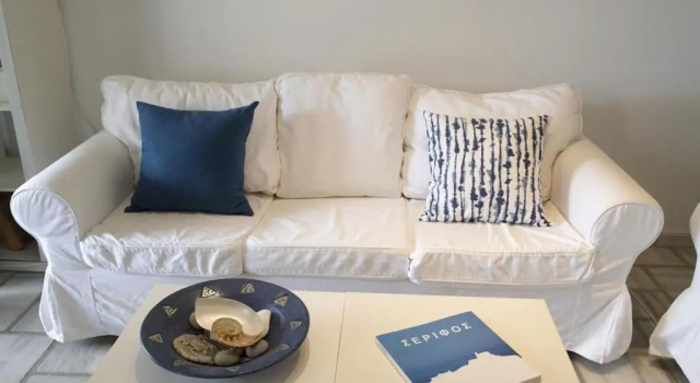 Beachfront 2br apartment - Free parking