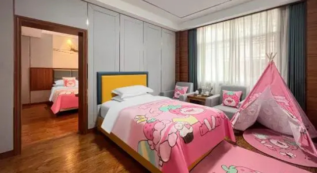 Семейный люкс Phoenix Mingyun International Hotel (Phoenix Ancient City Branch)
