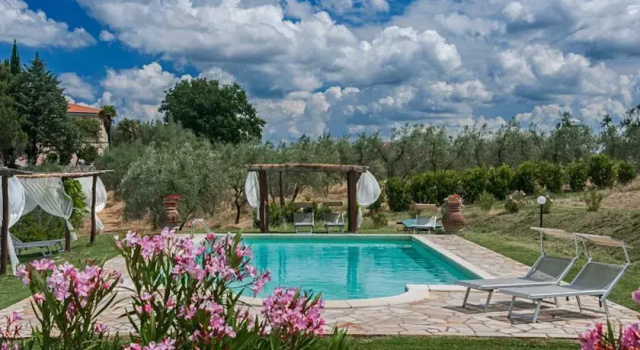 Podere Costantino, Забронировать Отель Отели в центре Терриччола, в центре
