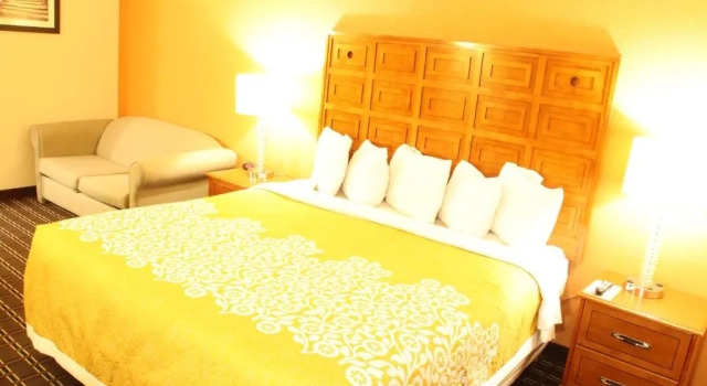 Двухместный номер Deluxe Days Inn by Wyndham Black River Falls - Access to ATV Trail