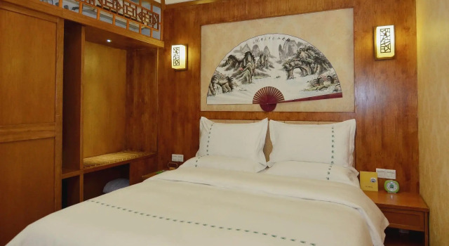 Quanyan Hotspring Holiday Hotel, Rezerwuj Hotel Hotele w Zhongshan z basenem, Basen