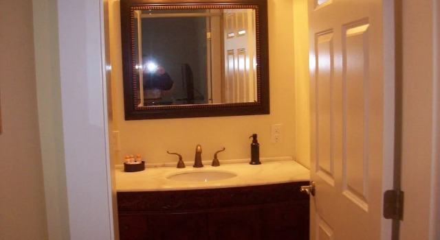 Полулюкс Cozy & Clean Second-Story Suite w/ Kitchenette & Free WiFi - Walk to the Harbor