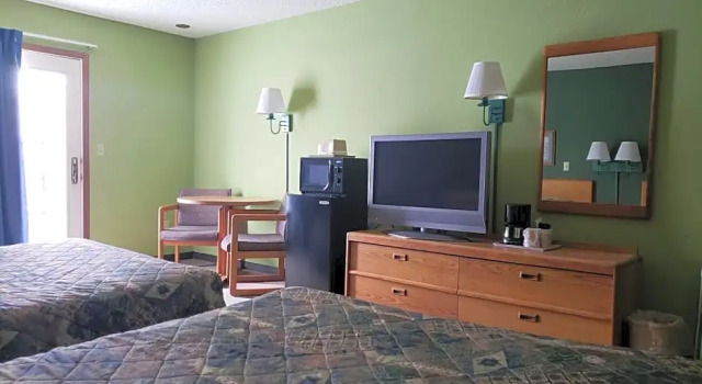 Четырёхместный номер Standard с видом на город Harbor Lights Lodge