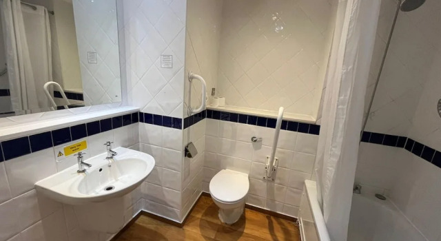 Трёхместный номер Standard Roman Way Hotel A5 Cannock