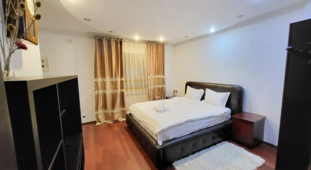 1st Floor National Arena Monza Studio, Prenota Hotel Bucarest Muntenia, vicino a Mega Mall