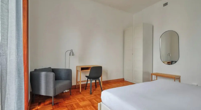JOIVY Welcoming 3BR Flat in Milan Centre, Book Hotel Milan Lombardy