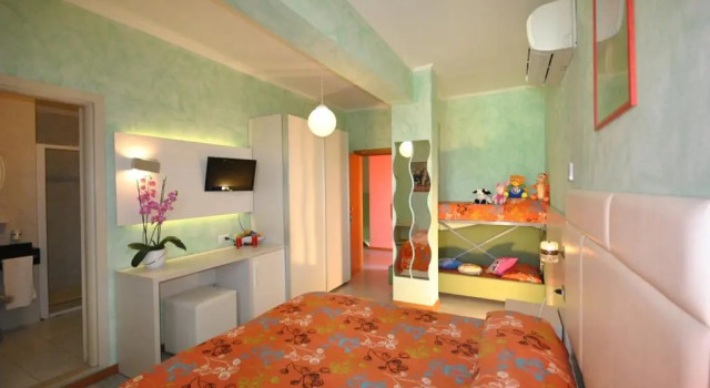 Четырёхместный номер Deluxe Hotel Prestigio