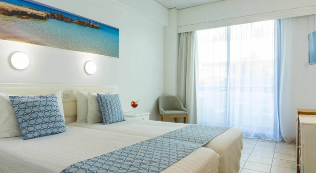 Двухместный номер Superior с балконом Anonymous Beach Hotel