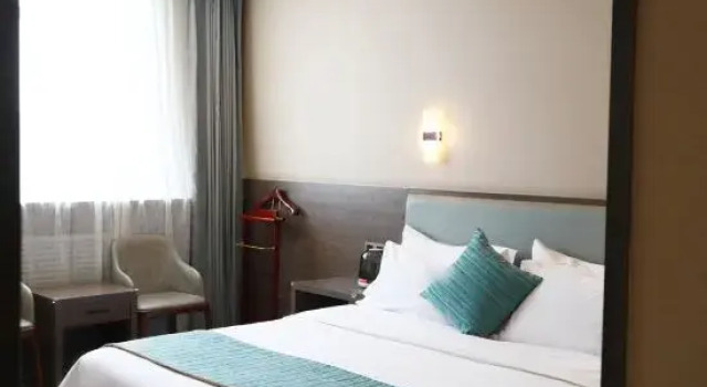 Luxo Suite Peoples Hotel