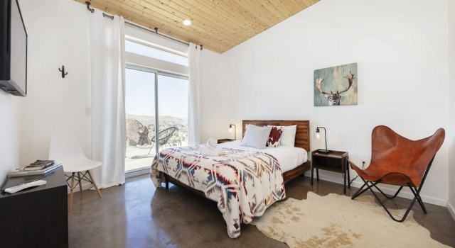 Rock Box - Modern Adobe Nestled In The Boulders Above Coyote Hol 3 Bedroom Home by RedAwning, Забронировать Отель Отели Джошуа-Три 3 звезды, 3*
