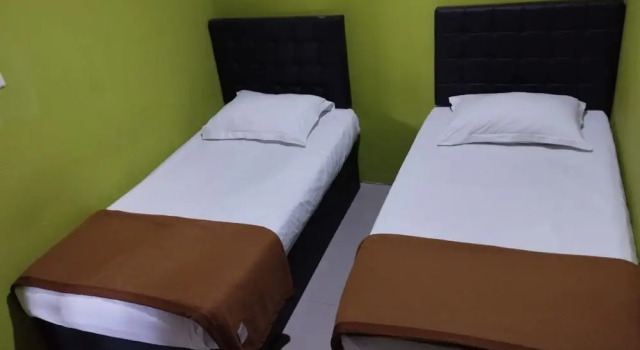 OYO 92224 Hotel Tris, Prenota Hotel Hotel a Kalimantan con parcheggio, Parcheggio