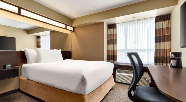 Номер Economy Microtel Inn and Suites by Wyndham Weyburn