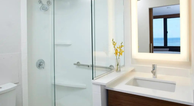 Номер Standard с видом на океан Holiday Inn Express Waikiki by IHG