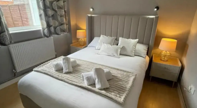 3-bed House, Sleeps 5 w/ Garden, Parking & Pets Ok, Varaa Huoneisto Asunnot kohteessa Merseyside, Huoneisto