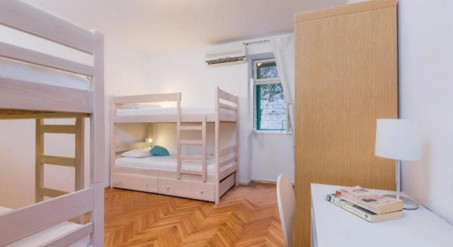 Hostel Stay Inn Split, Prenota Ostello Splitska 