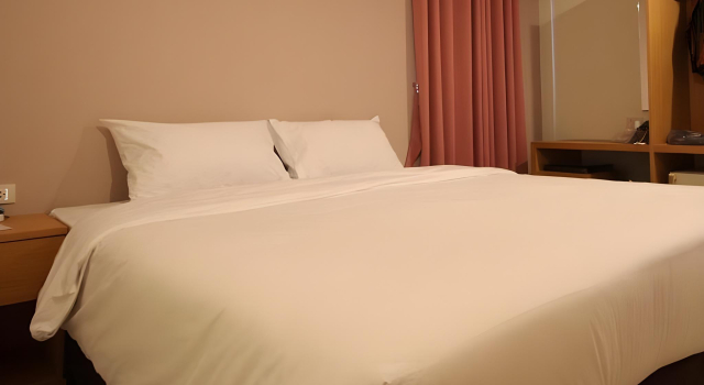 Chiang Mai Hill Hotel, Забронировать Отель Отели Чиангмай по системе «всё включено», рядом с Чиангмайский университет, Всё включено