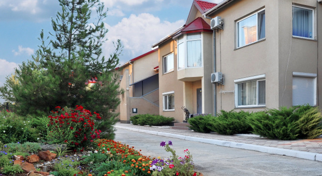 Tanzher, Book Hotel Saky 