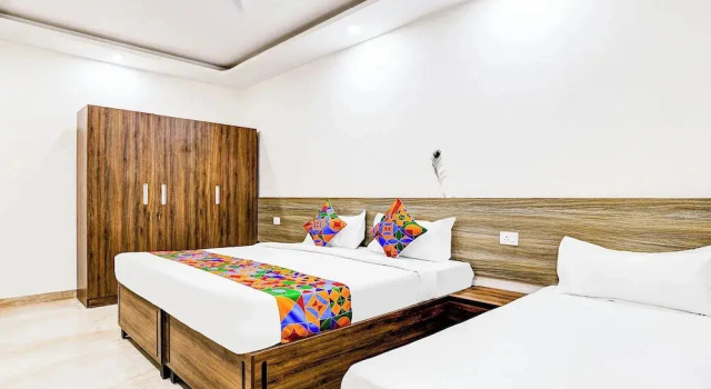 Номер Deluxe FabHotel Expo Centre Inn- Nr. Sharda University Greater Noida