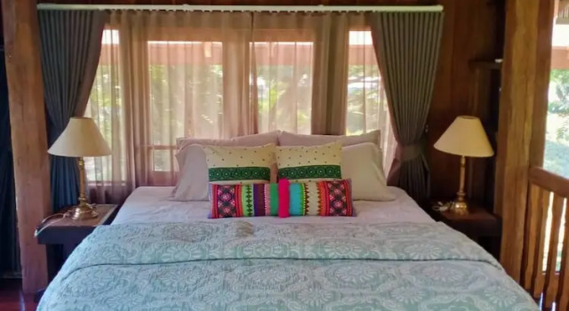 Коттедж Private Wooden Pool Villa in Mae Rim for 4-6 Guests