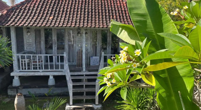Семейный номер Standard с видом на сад Villa Cahaya - Ocean, sunset and volcano views, an island hideout