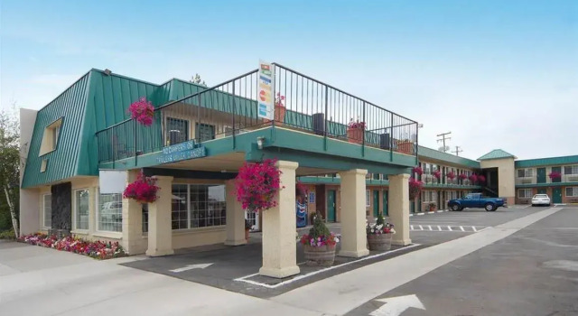 Trailside Inn