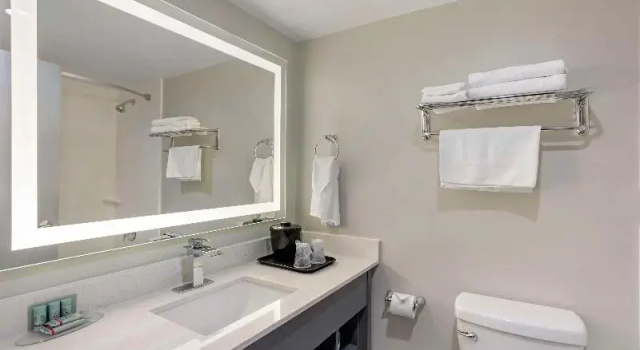 Четырёхместный номер Standard Best Western New Brunswick - East Brunswick