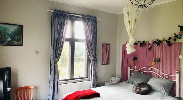 2-bed Apartment Overlooking the River, Rezerwuj Apartament Hotele w Svealand z parkingiem, Parking