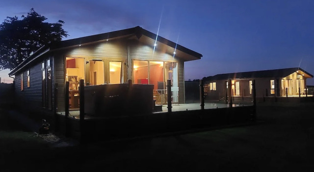 2 Bedroom Sleeps 4 Lodge-smart Tv-hot Tub-dogs Ok